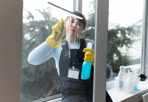 Nettoyage de vitres intérieures et extérieures à Clerlande